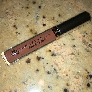 Ashton Anastasia Beverly Hills liquid lipstick